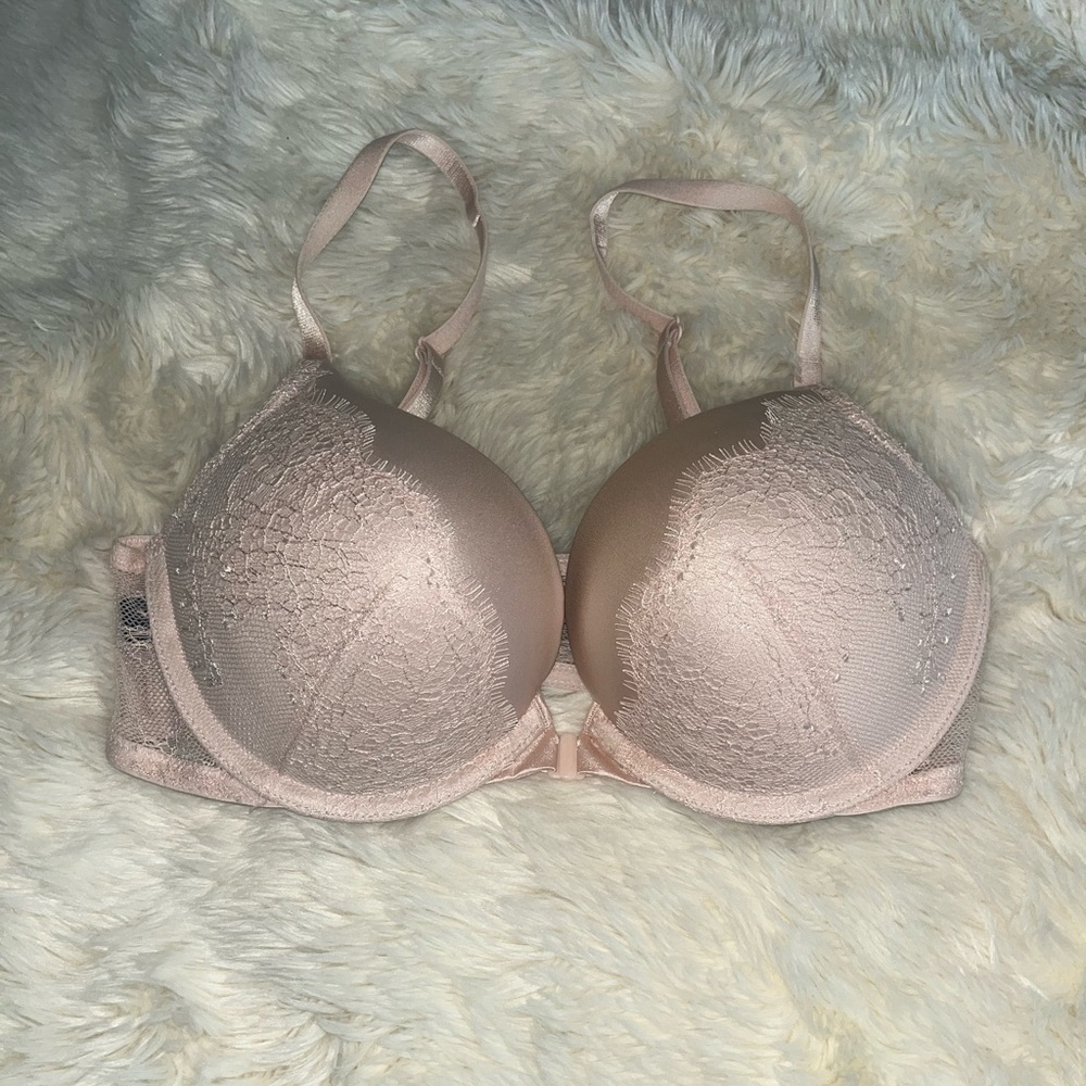 Victoria’s Secret bombshell Lace Push-Up Bra in Blush Pink